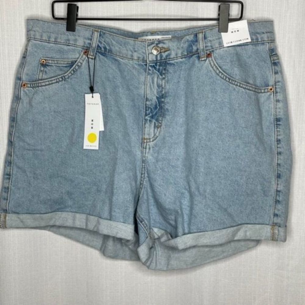 Topshop Light Wash Mom Denim Shorts‎
